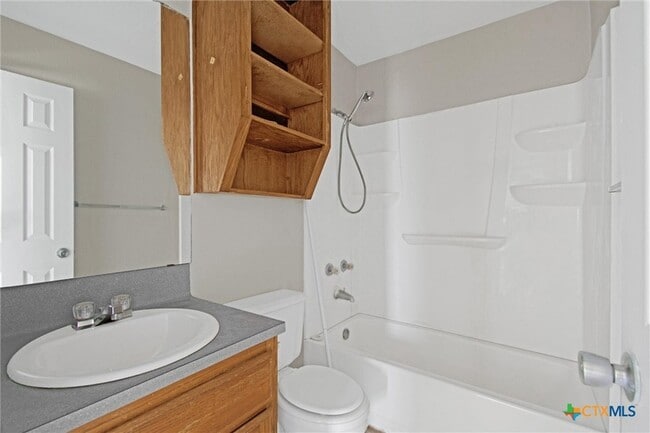 Photo - 907 North Dr Unit B