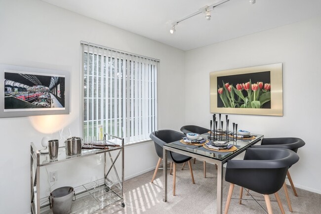 Photo - Saddle Creek Apartments