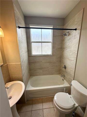 Photo - 8633 Nelson St