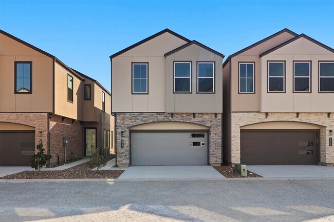 Photo - 2927 El Fenice Ln