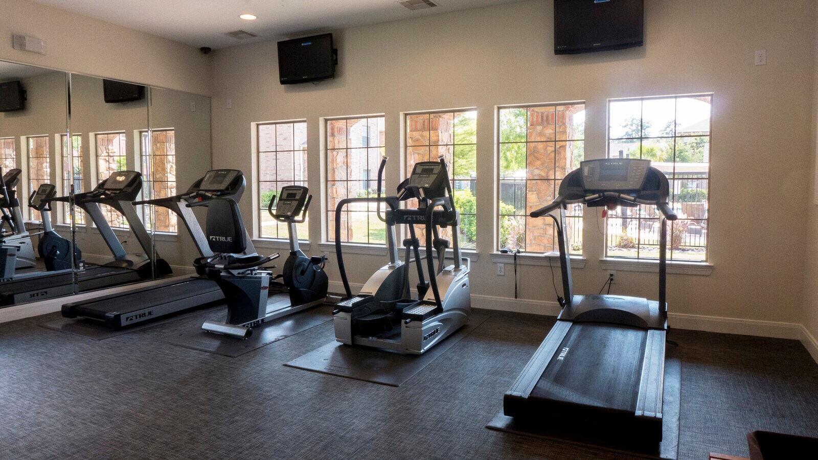 Photo - Hawthorne Ridge