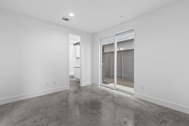 Photo - 5915 E Post Oak Ln
