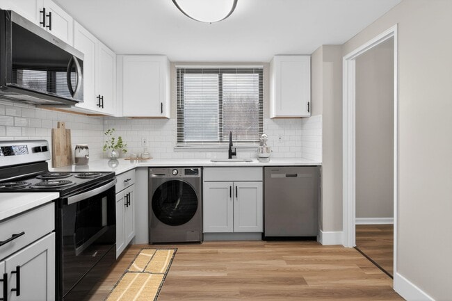 Upgrade your lifestyle at The Venue Apartment Homes, where modern design meets functionality. With chic finishes, a spacious kitchen, and in-unit laundry, your new home awaits. Explore our available units today and elevate your living experience. - The Venue Apartment Homes