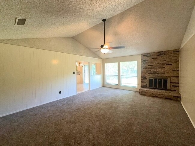 Photo - 1613 Edgehill Rd