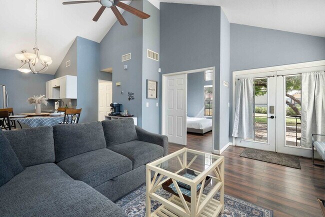 Photo - 602 North May-SI FL1-ID1625719P Unit SI FL1-ID1625719P