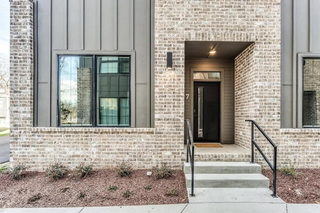 Photo - 738 Douglas Ave Unit SI ID1051742P