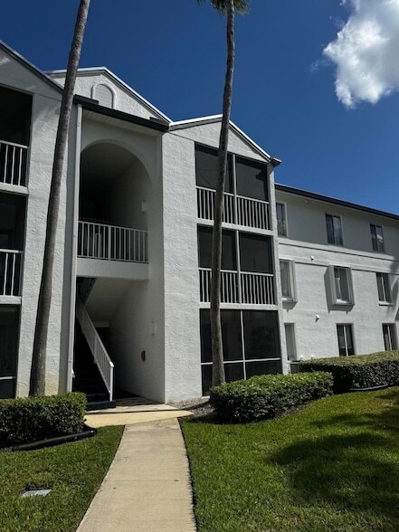 Photo - 2502 SE Anchorage Cove Unit G-3