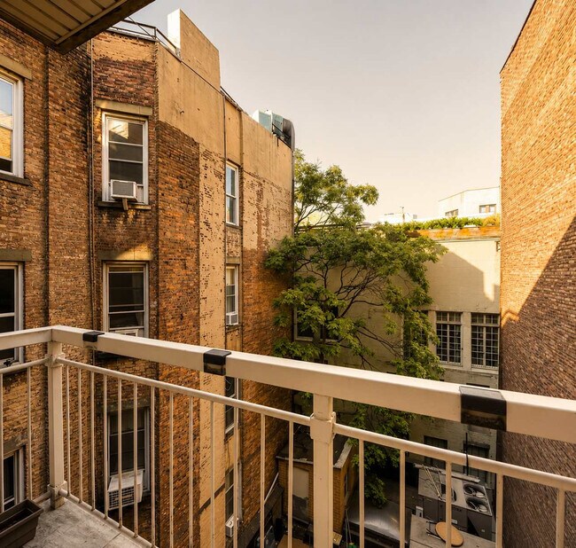 Photo - 15 St Marks Pl Unit SI ID1291588P