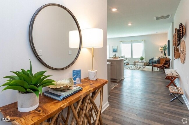 Photo - 713 Hough Pond Ln