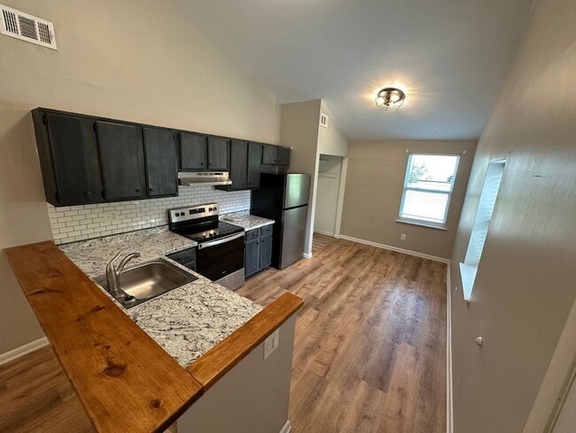 Photo - 4630 Woodside Dr