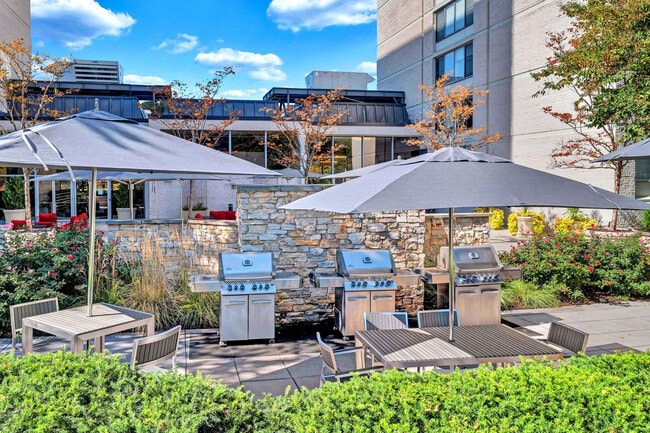 Photo - 2111 Richmond Hwy Unit FL12-ID1022357P