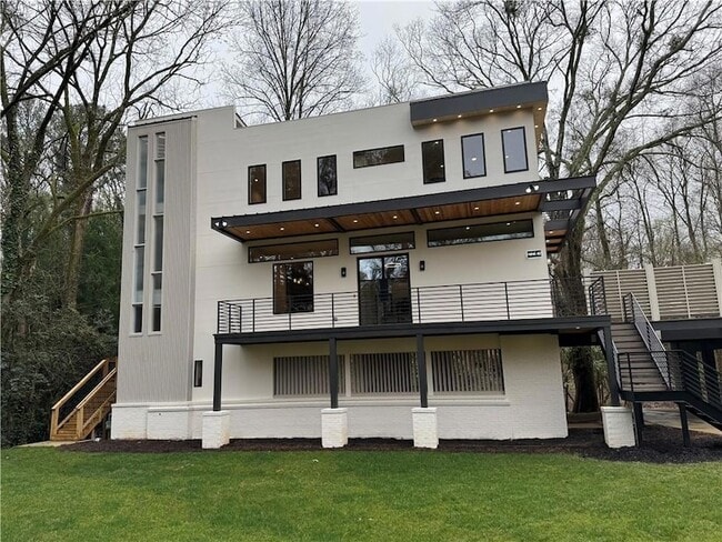 Photo - 942 Peachtree Battle Cir NW