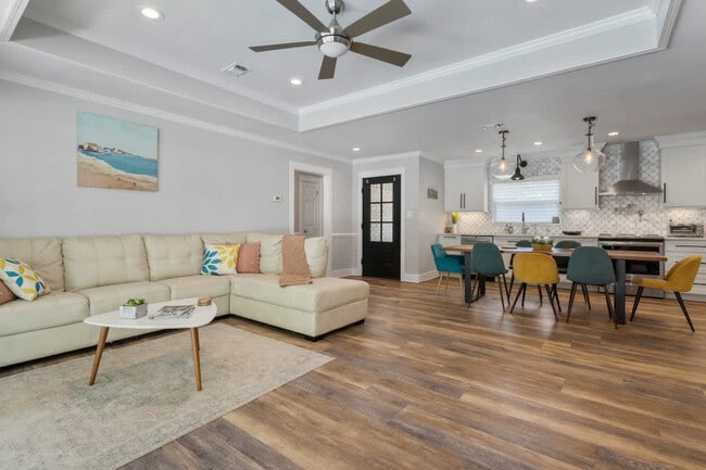 Building Photo - 9200 Pointe Aux Chenes Rd Unit ID1365709P