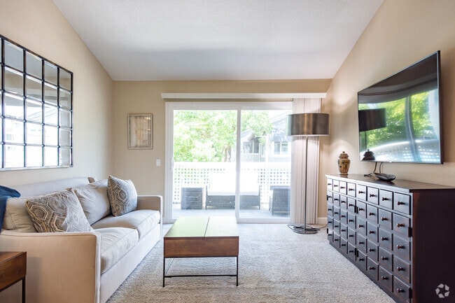 1BR, 1BA - 692SF - The Villages