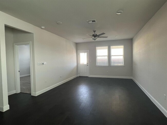 Photo - 15501 Ellinger Dr