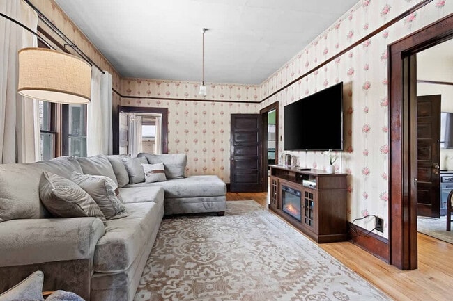 Photo - 100 W 1st St Unit SI ID1460917P