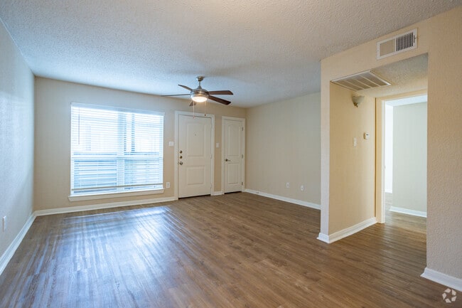 2 BR, 2 BA - 991 SF - Montabella at Oak Forest