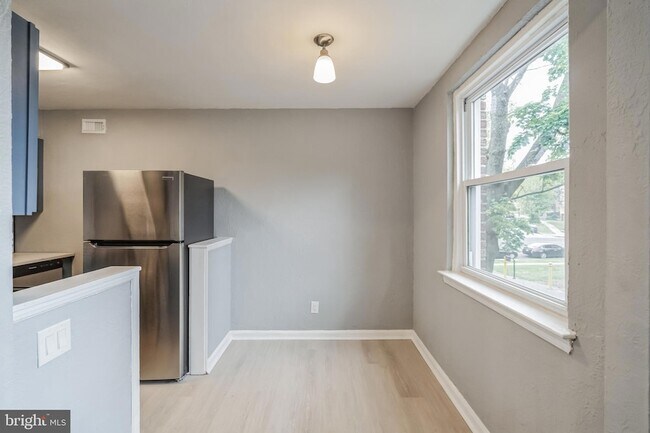 Photo - 2137 Bryn Mawr Ave Unit 3R