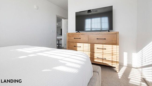 Photo - 340 W 25th St Unit 1-302