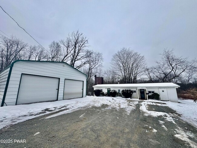 Building Photo - 2566 Easton Turnpike