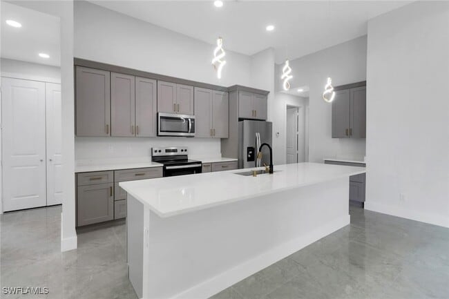 Photo - 3803 1st St SW