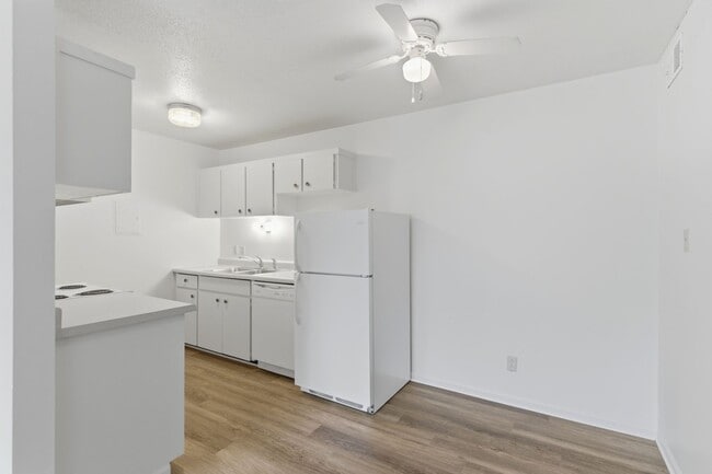 Photo - Broadway Apartments
