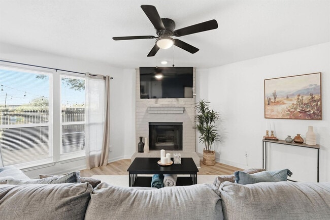 Building Photo - 2162 E Arkansas Ln Unit ID1346354P