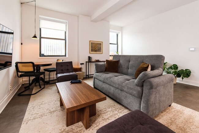 Photo - 758 N Broadway Unit SI ID1379069P