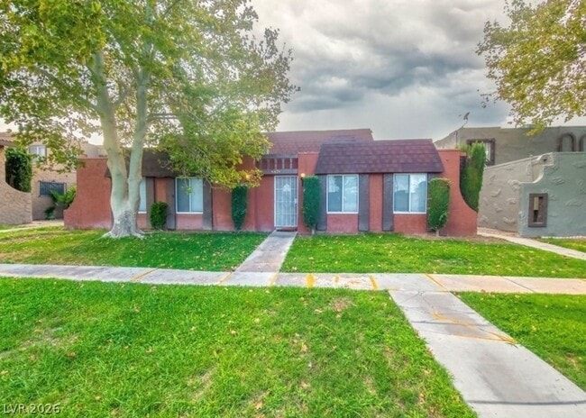 Building Photo - 4674 E Monterey Cir Unit 1
