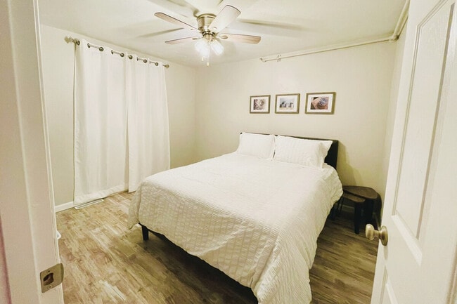 Photo - 915 W Whittier Dr Unit ID1296520P