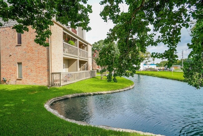 Building Photo - 2023 Gentryside Dr Unit 306