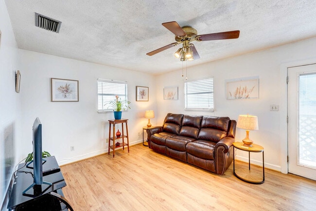 Photo - 3602 Waterloo Dr Unit SI FL2-ID1545954P