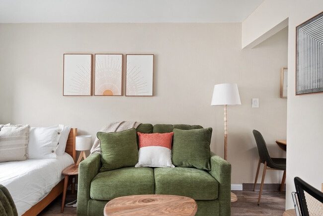 Building Photo - 5248 SE Stark St Unit SI ID1471542P