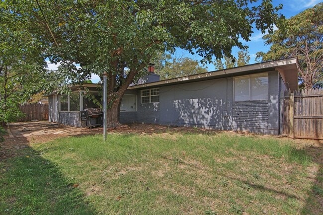 Photo - 2007 68th St