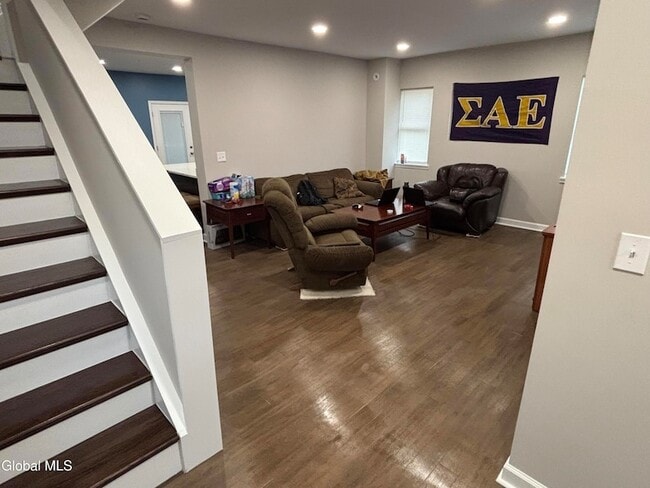 Photo - 2208 12th St