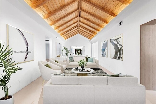 Photo - 120 NE 49th St