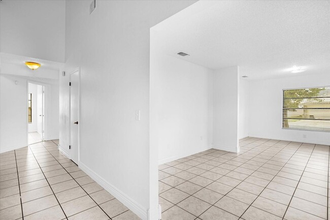 Photo - 601 Tomlinson Terrace