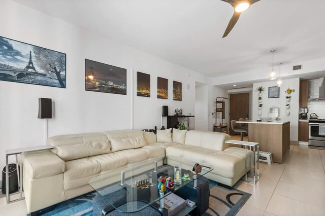 Photo - 298 SE 2nd Ave Unit SI ID1461659P