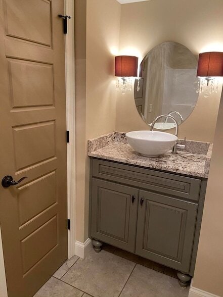 Photo - 909 Avon Pl