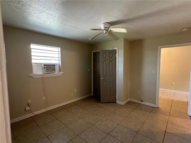 Photo - 3620 Hollygrove St Unit B
