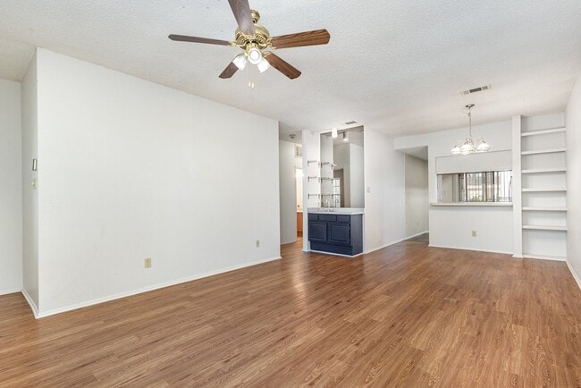 Photo - 5740 Martel Ave Unit B3