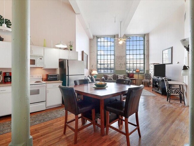 Photo - 920 Poeyfarre St Unit 375