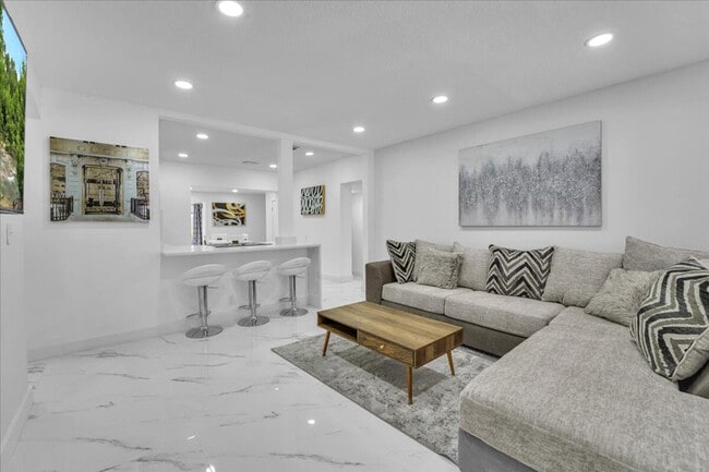 Photo - 1208 N 25th Ave Unit ID1342012P