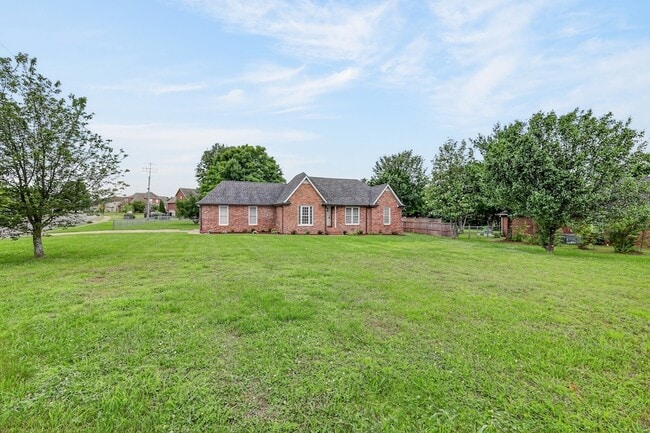 Photo - 1015 Brinkley Rd