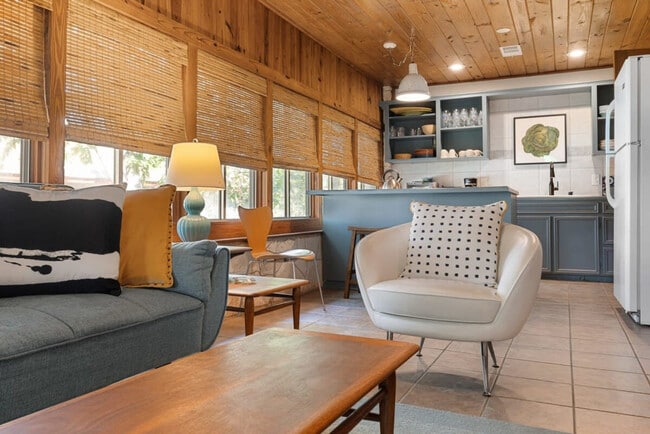 Photo - 202 Woodcreek Dr Unit ID1254585P