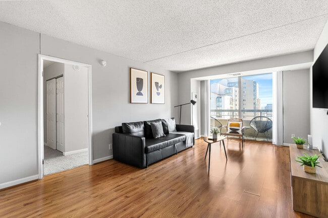 Photo - 401 12th St S Unit FL19-ID1055592P