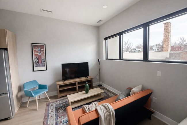 Building Photo - 4624 Douglas St Unit SI ID1464877P