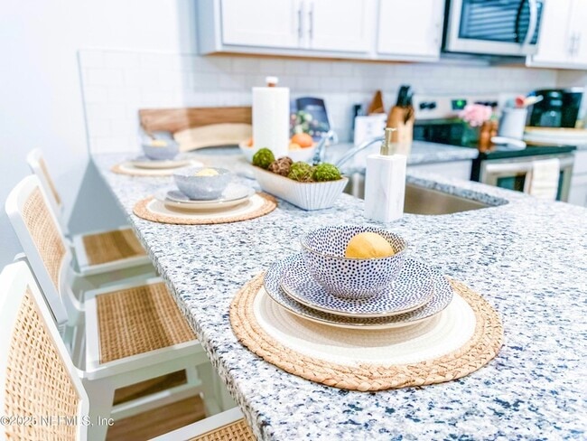 Building Photo - 63 Palma Dr