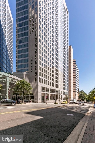 Building Photo - 1111 19th St N Unit 2007