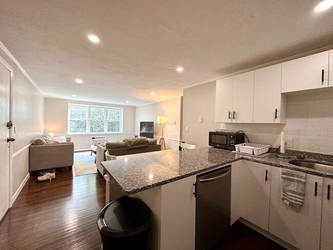 Photo - 520 Talbot Ave Unit 8